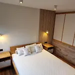 Royal 111 Apartmanhotel 3*