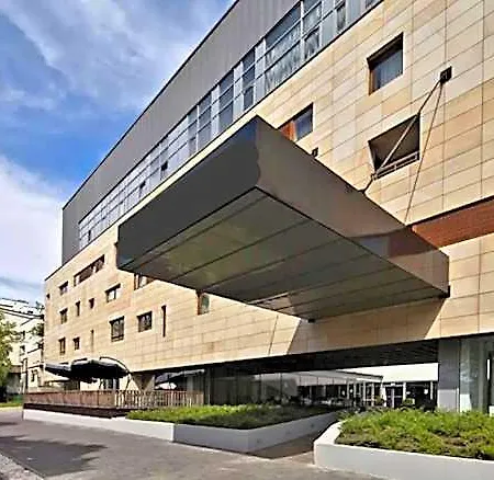 Aparthotel Royal 111 3*