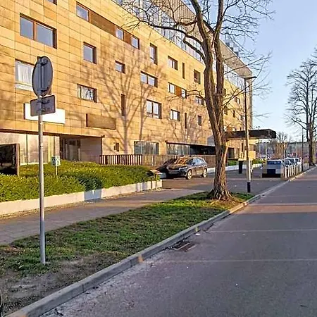 Aparthotel Royal 111 3*